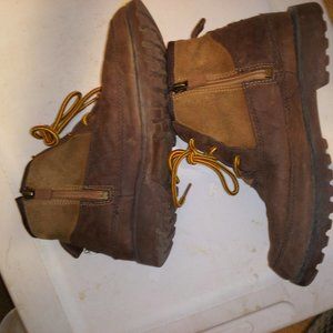 UGG bradley boys boots big boy size 4 minimal use